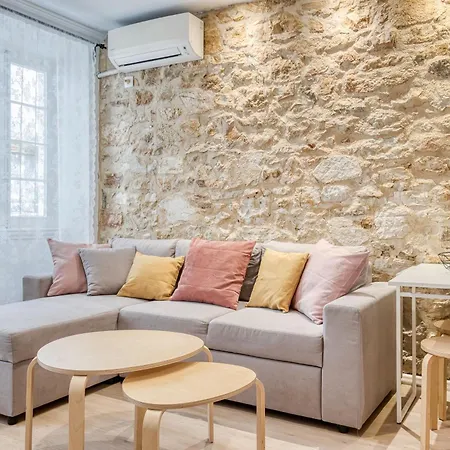 The Monastery Apartamento